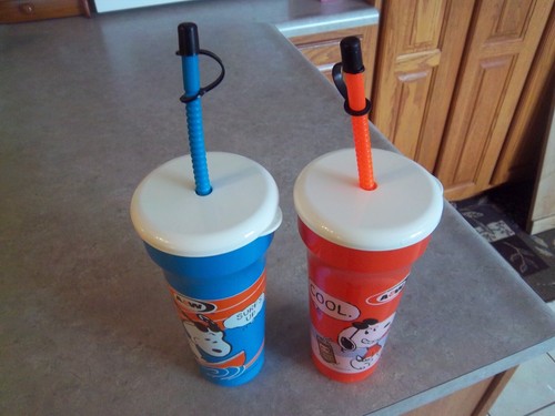 A & W Snoopy Joe coole Plastik Strohhalmbecher 2er Set Sammlerstück Top Zustand!!! - Bild 8 von 19