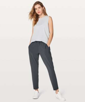 Lululemon ルルレモンOn The Fly Pant size2 Lululemon On The Fly Pant *Woven 28
