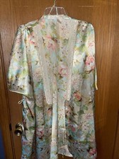 Delicates Vintage Floral Polyester Robe - Medium