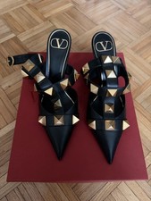 Valentino Garavani Studed Roman Black Leather Pointed-Toe Pump Size 37 NWT
