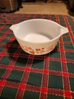 Vtg Collectible PYREX White & Pink Gooseberry 472 1-1/2 Pint Casserole Dish Read