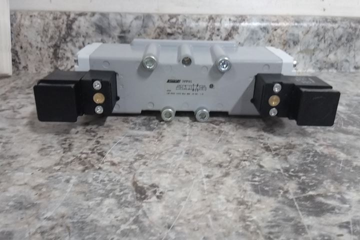 Speedaire 3FFG1 24VDC 6 Max CFM 20 to 145 PSI Solenoid Air Control Valve