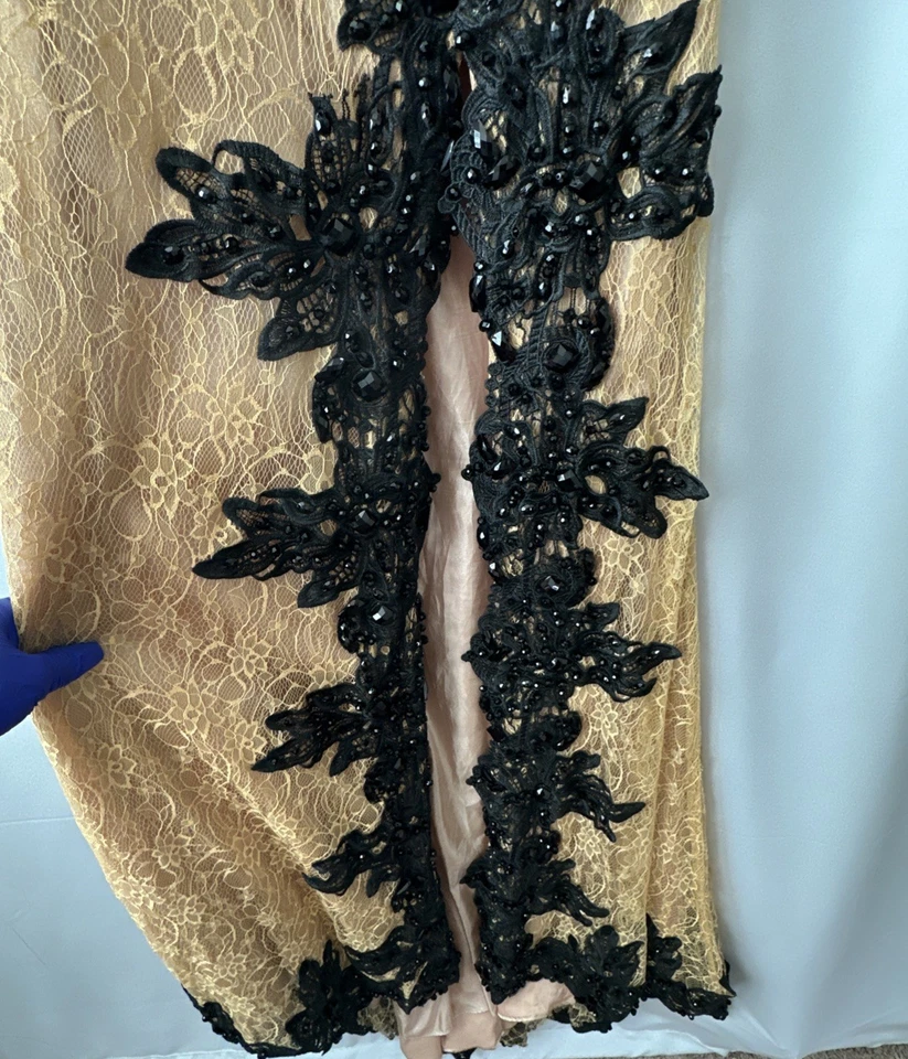 Vestido largo Sherri Hill lentejuelas negro, caqui talla 6 Foto 3 de 4