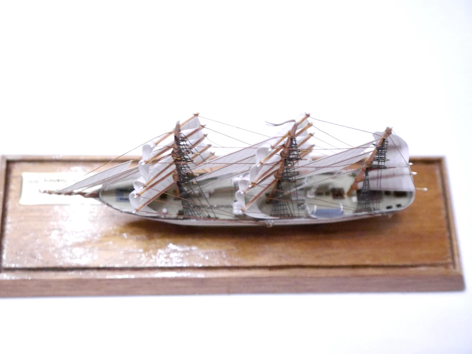 Gorch Fock / Blohm & Voss Hamburg 1958, CSC / Classic Ship Collection in 1:700 - Bild 4 von 4