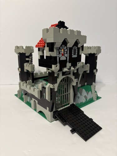 LEGO System Castle Black Knight's Castle 6086 In 1992 Used Retired Incomplete - Picture 2 of 15