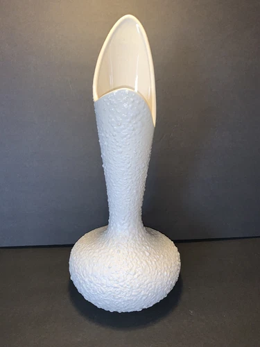 Vintage Royal Haeger Pottery Popcorn Pebble Vase White R1752