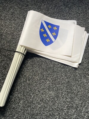 40 Stck. GROSSHANDEL Bosnien Republik Flaggen Papier & Kunststoff handgewebt Dekoration