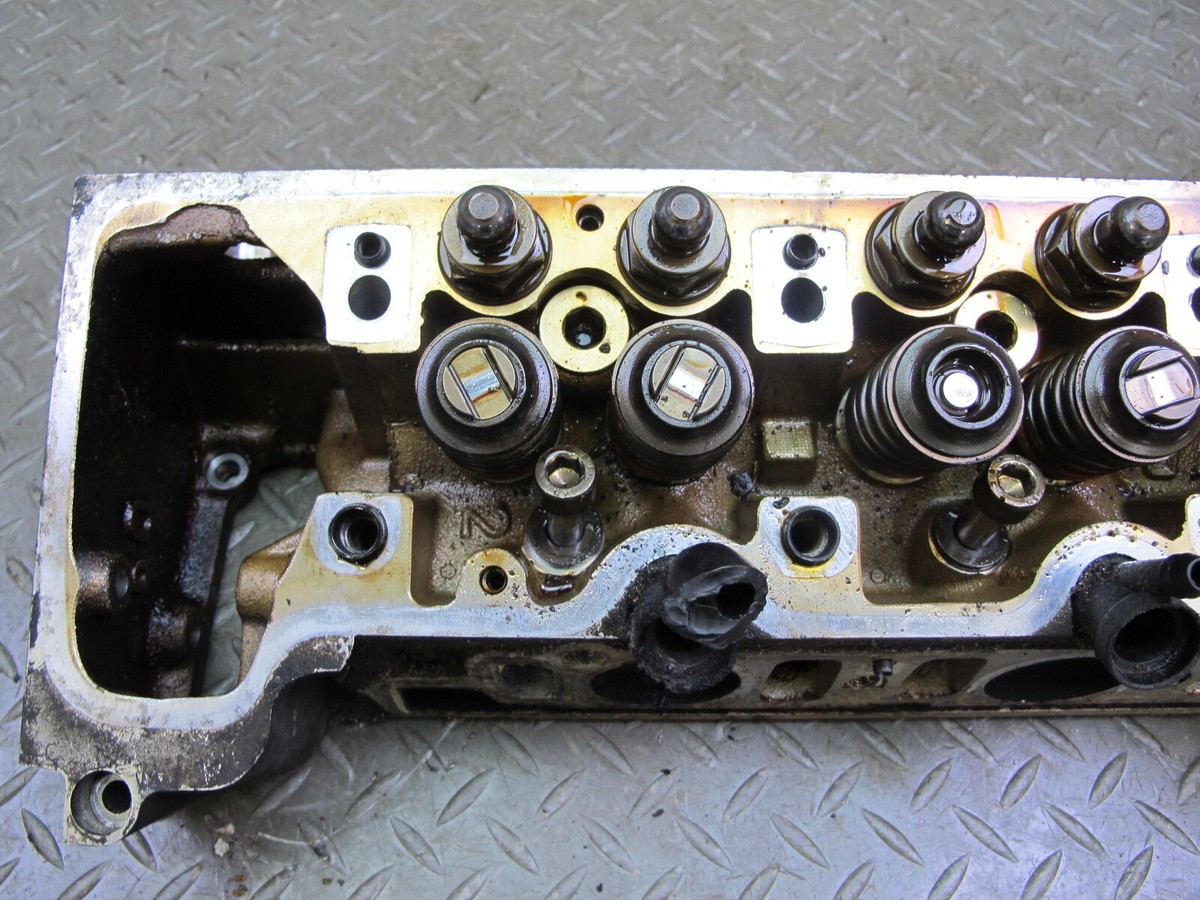 86-91 MERCEDES W126 5.6L M117 117.968 ENGINE RIGHT CYLINDER HEAD