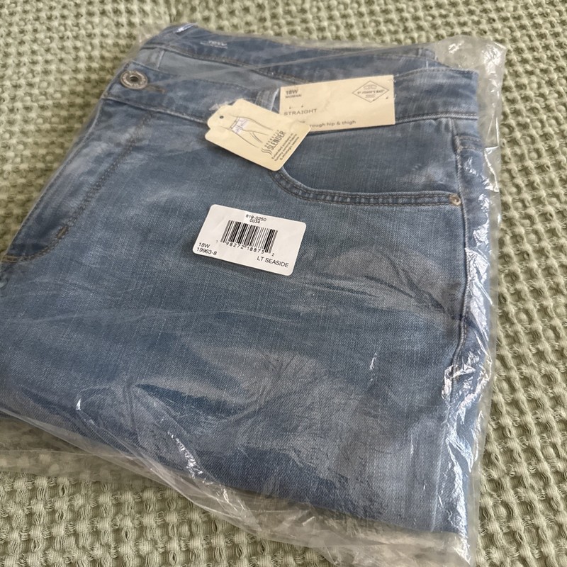 St John Bay Women’s Size 18W Light Denim Jeans NWT