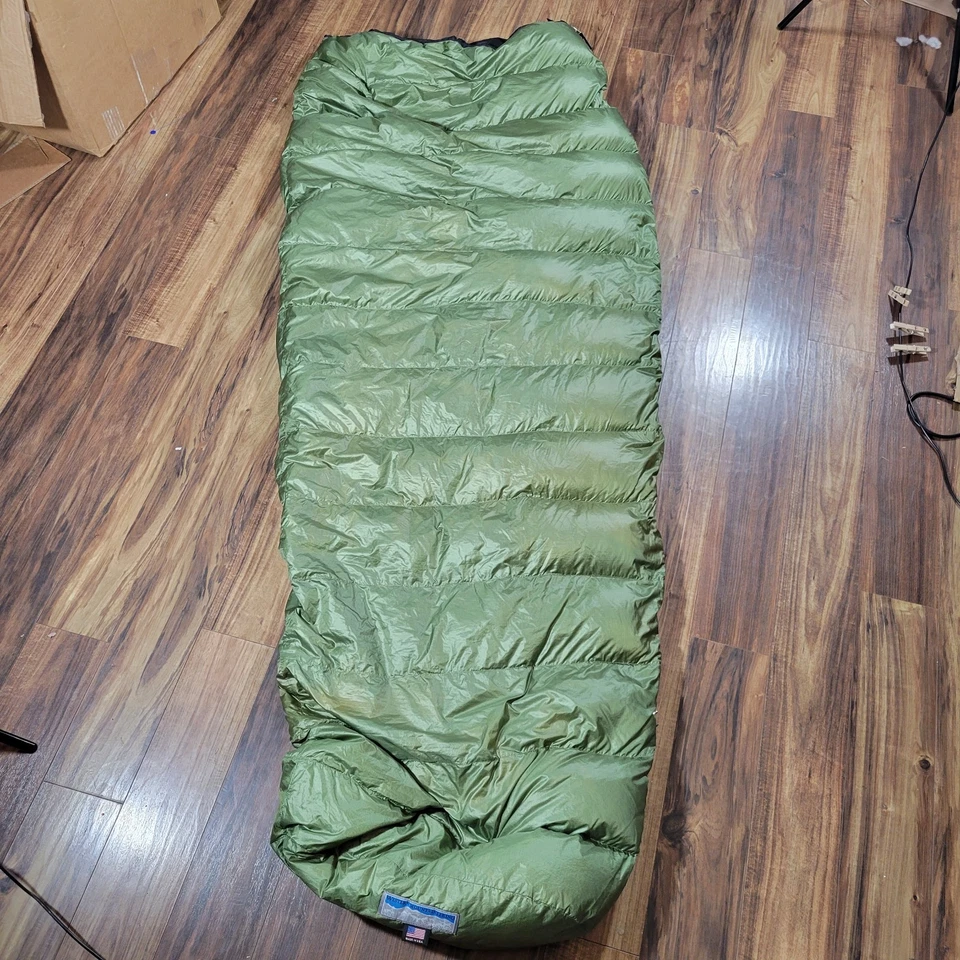 Bolso Western Mountaineering 7'0" Largo, 30" Ancho Cremallera Izquierda Cordón Abajo Foto 2 de 4