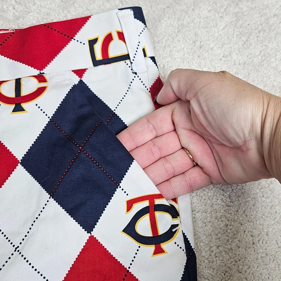 Men's MLB Loudmouth Minnesota Twins Shorts Argyle Baseball Golf Red Blue Size 44 - Image 2 of 4