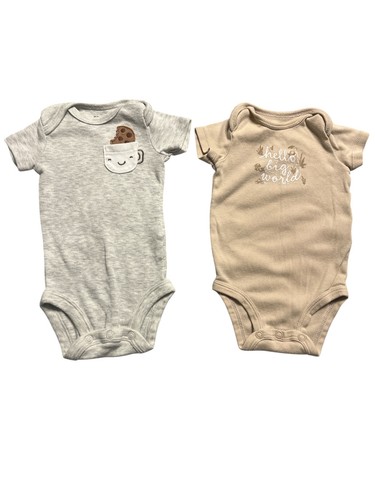 Carter's NB 2 süße Oberteile und ein Outfit, Keksmotiv und "Hello Big World"