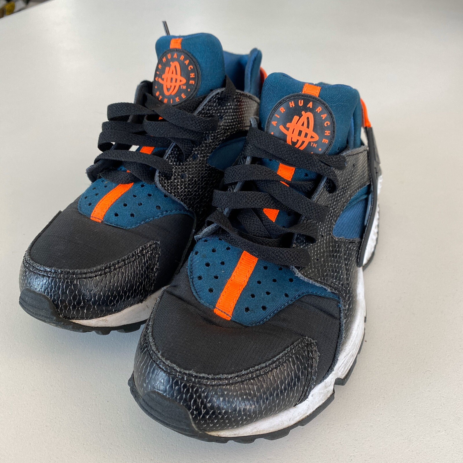Nike HUARACHE RUN SNAKESKIN BLACK/HYPER 