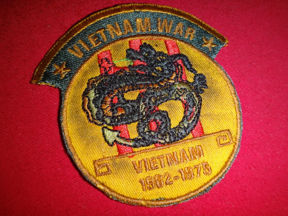 vietnam war  ピンバッチ s-l1200.jpg