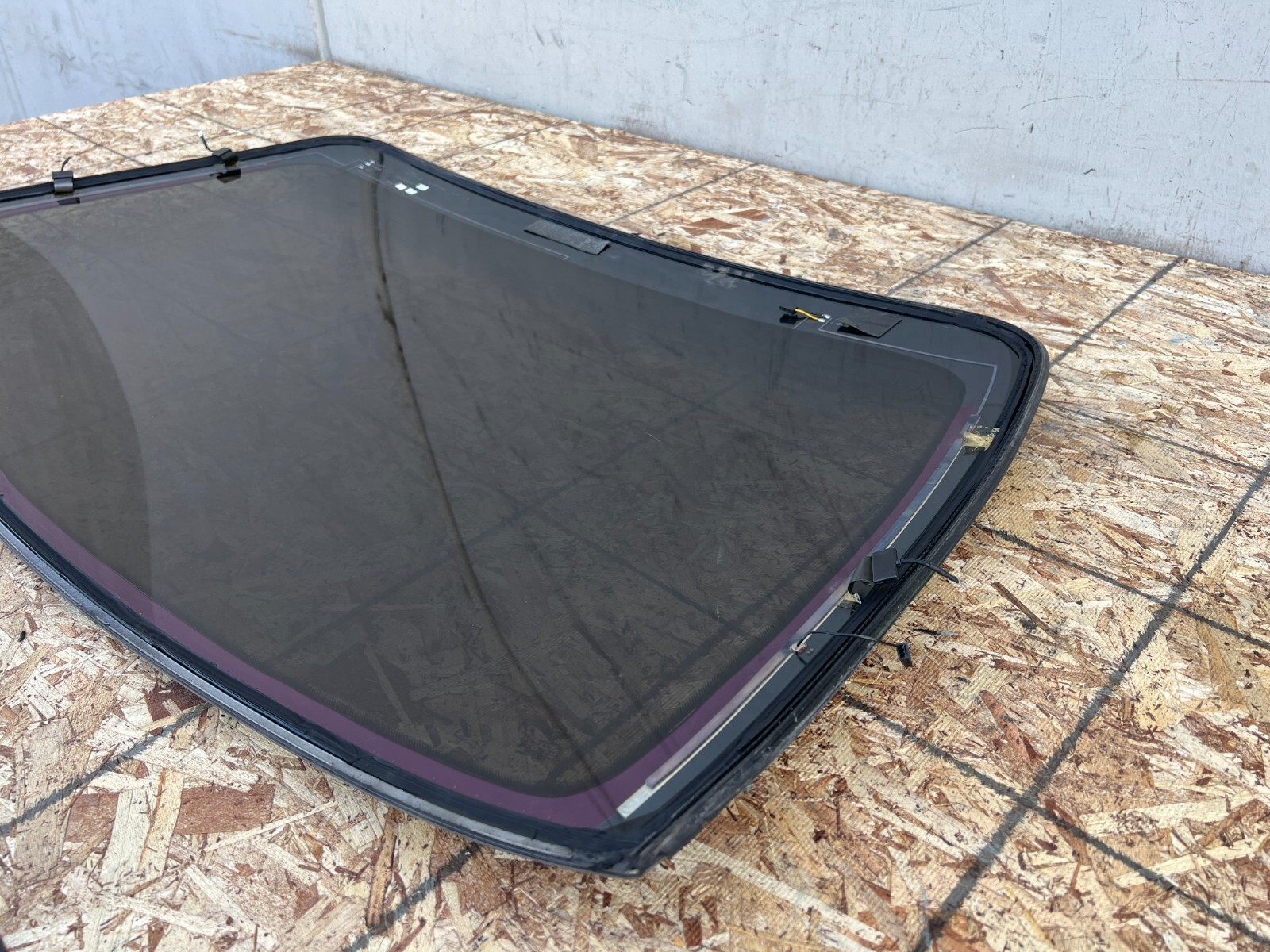 WINDSHIELD GLASS WINDOW REAR BENTLEY FLYING SPUR (2006-2012) OEM
