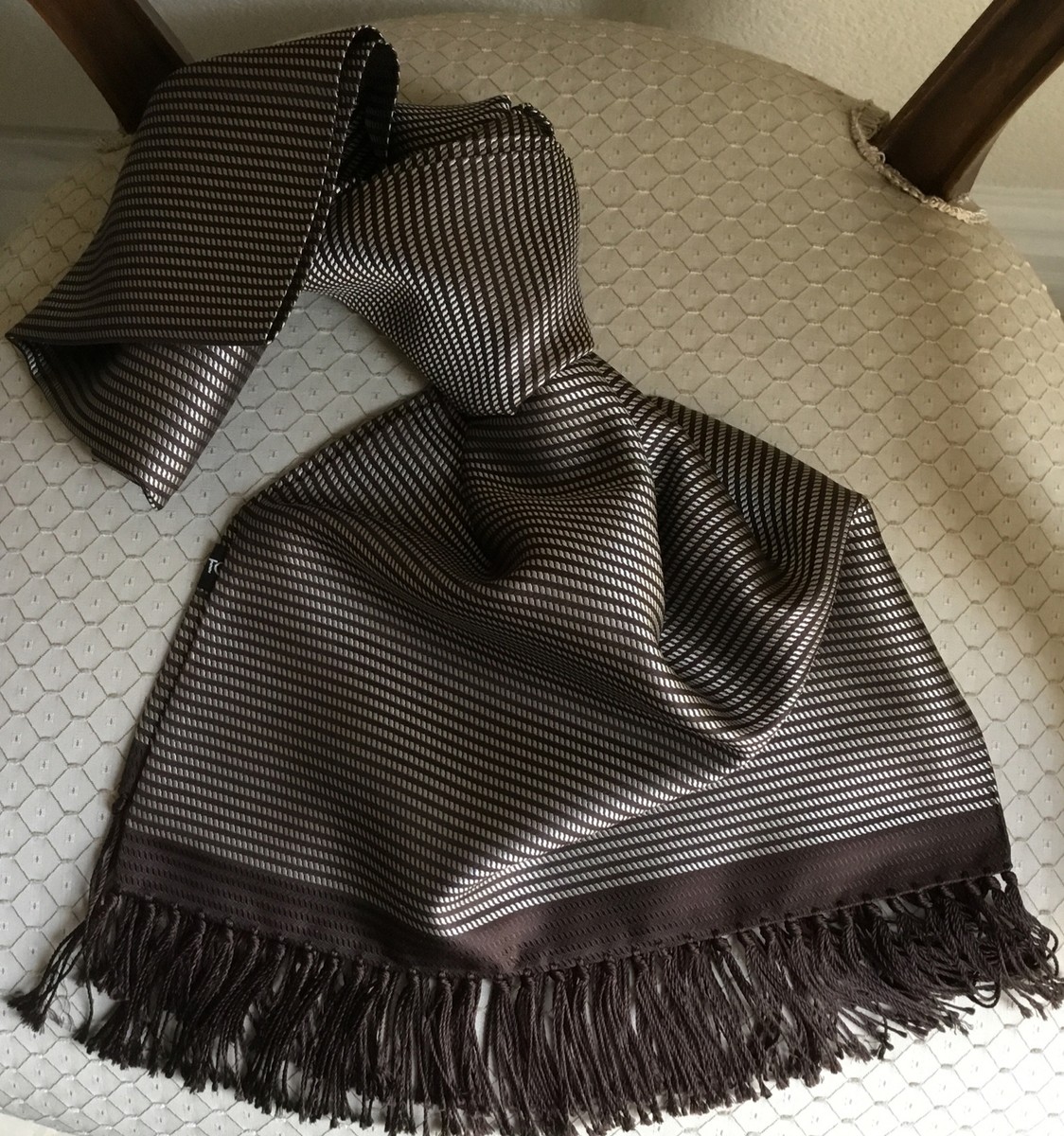 TOM FORD トムフォード　シルク100% ストール ショール スカーフ　絹 TOM FORD MENS $1295 BROWN / SILVER 100% SILK SCARF 100