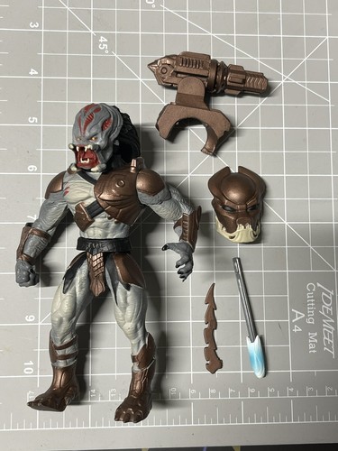 Predator Movie Series Action Figure Neca Warrior Kenner Retro Beserker