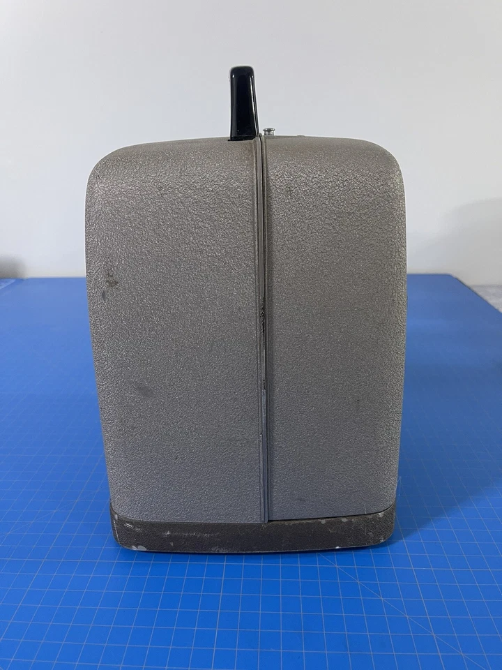 Proyector de películas vintage Bell & Howell 8 mm carga automática 245BA para piezas Foto 2 de 4