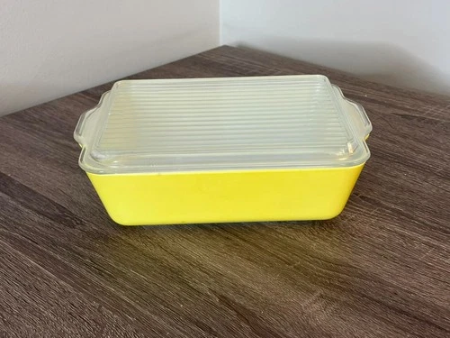 VINTAGE PYREX YELLOW 1.5 QT RIBBED CASSEROLE DISH 503-B