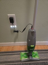 Swiffer Sweep  Vac Mop Cordless Vacuum L4000, Charger included Tested Working