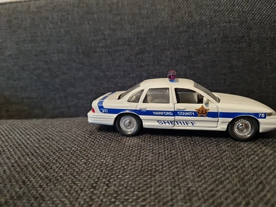 ROAD CHAMPS FORD CROWN VICTORIA HARFORD COUNTY SHERIFF SCALA 1/43  - Immagine 4 di 4