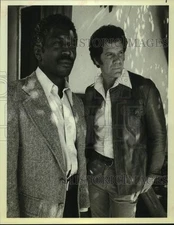 Press Photo Actor Hari Rhodes & Man Perform Scene - sap59719