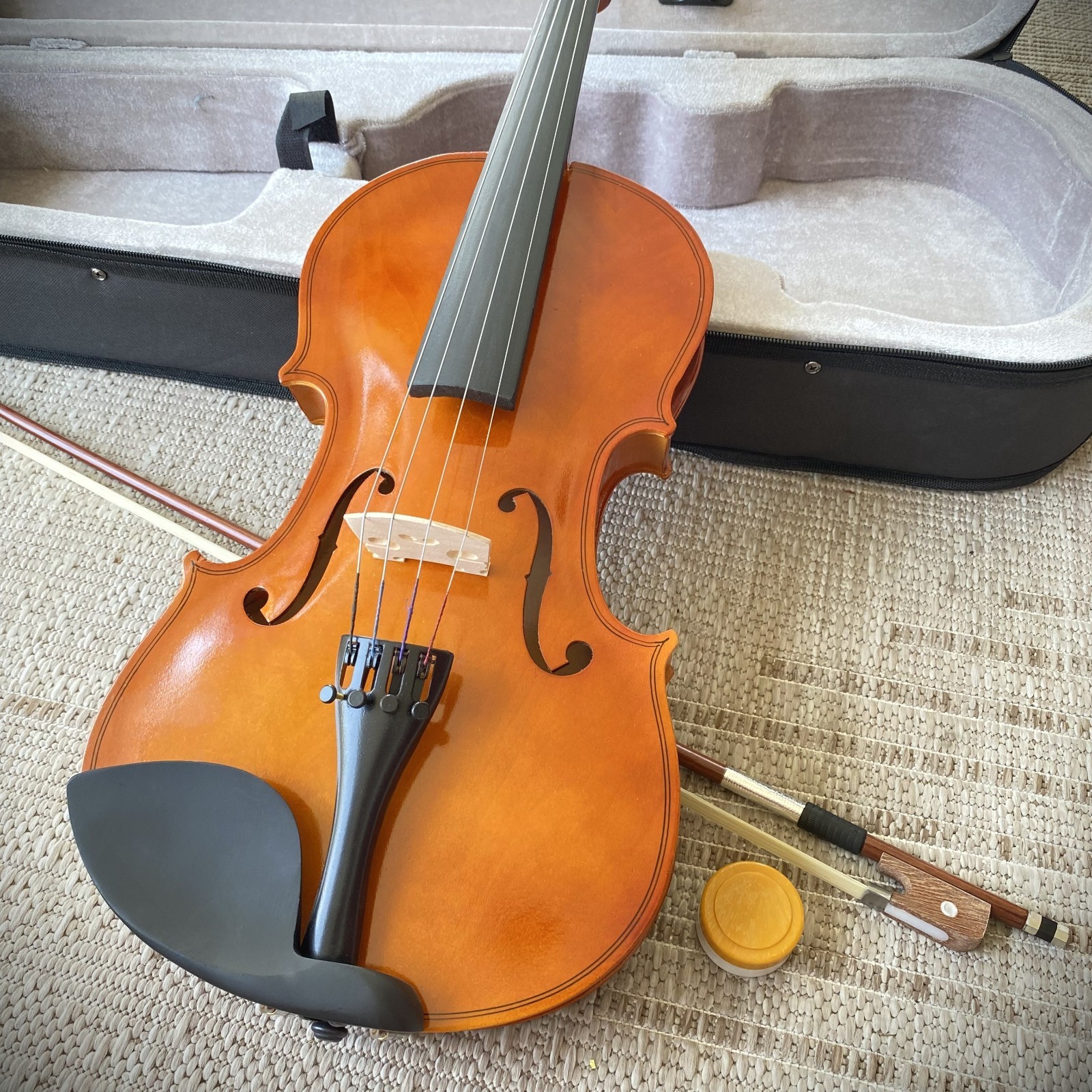 Gorgeous Solid Wood 15" Viola with Natural Finish with Case, Bow, Rosin, Bridge