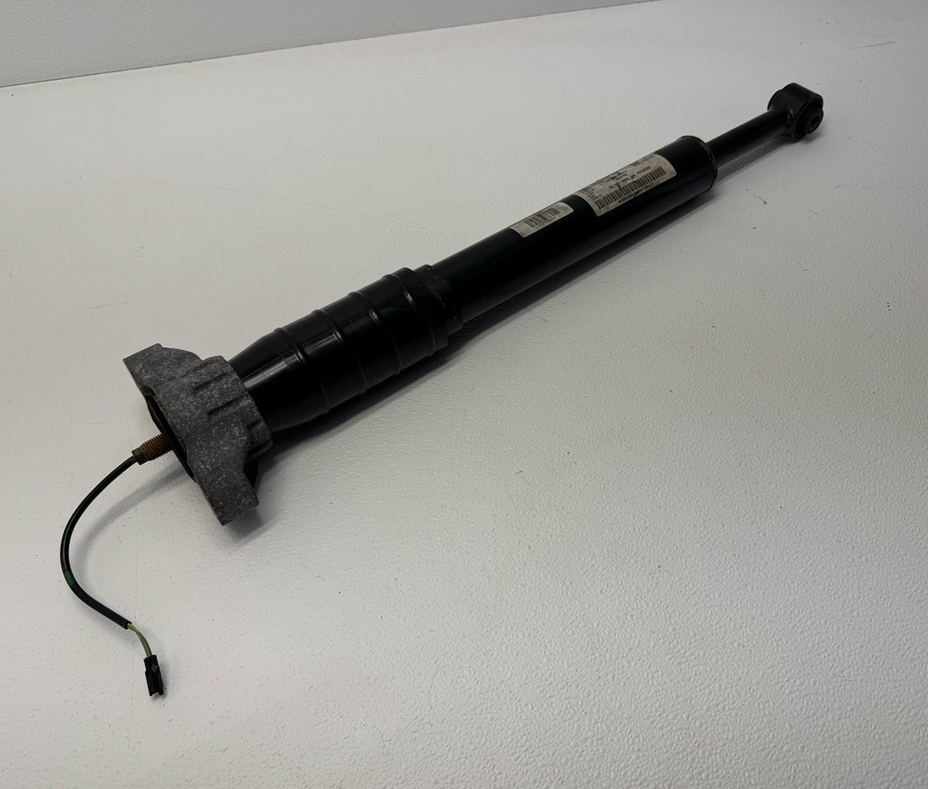 2014- 2024 MASERATI QUATTROPORTE REAR RIGHT SHOCK STRUT ABSORBER OEM 06700028330