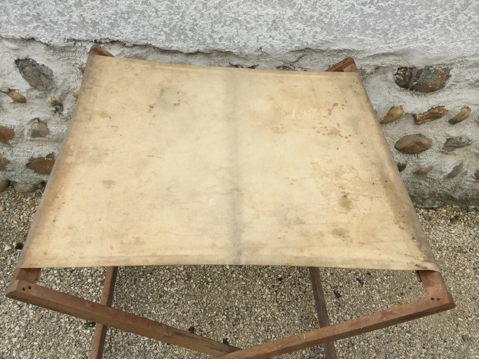 Ancienne table à langer pour bébé ou plan de travail militaire pour médecin - Photo 2/4
