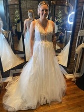 wedding dress size 18 brand new