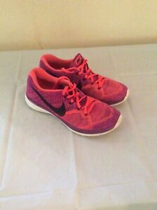 Nike Lunarlon Pink Running Shoes, Women 