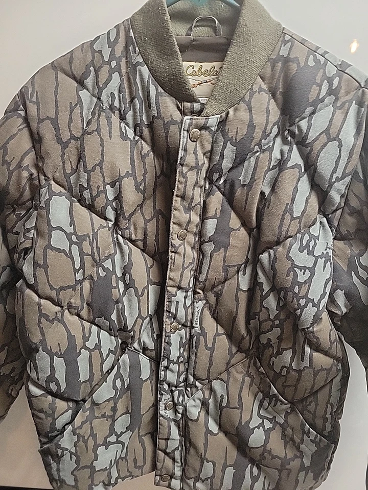Vintage Cabela’s Trebark  Goose Down Filled Camo Hunting Jacket Large Smoke Free - Image 2 of 4