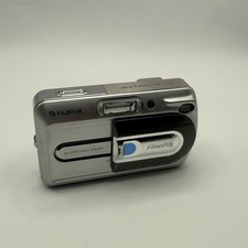 FujiFilm Finepix A330 Compact Digital Camera 3.2 MP Tested Working No SD Card