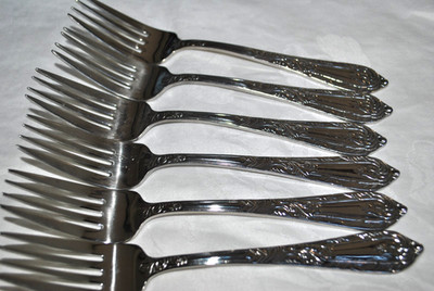 REED AND BARTON SELECT STAINLESS 18/10 FLATWARE CHINA ''MONIQUE''(6) SALAD FORKS