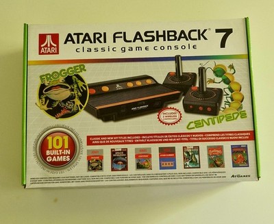 Atari Flashback 7 mit 2 Controllern