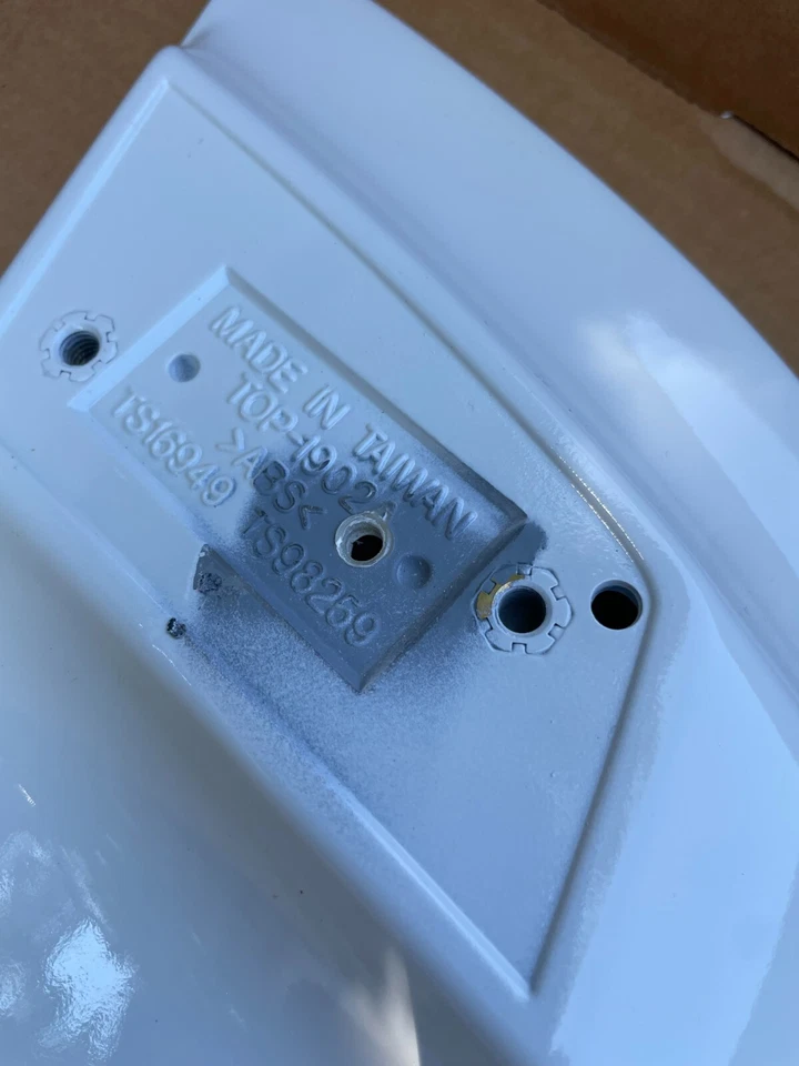 Alerón Oxford pintado blanco 2008-2011 de fábrica sin luz para Ford Focus Foto 3 de 3