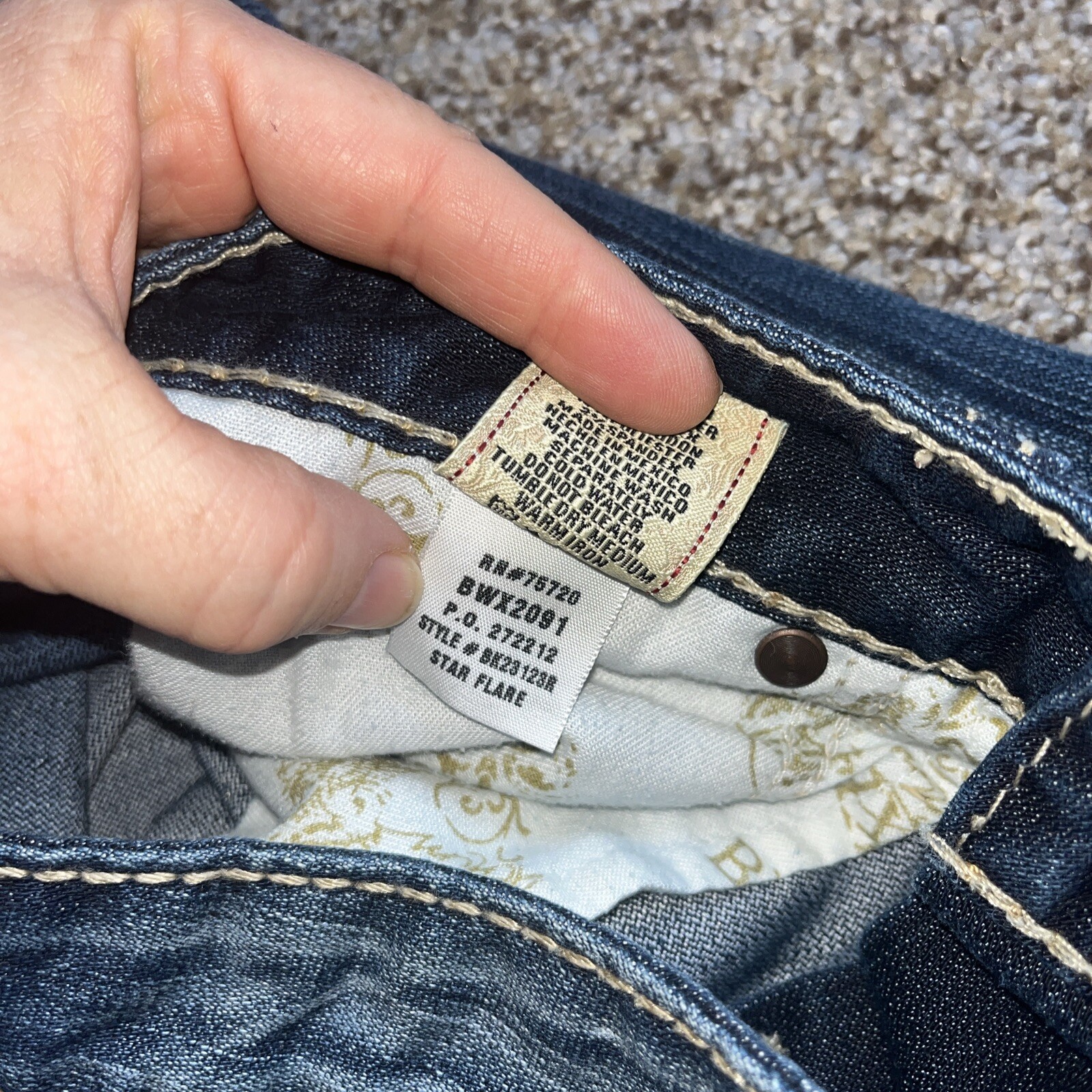 Womens BKE Buckle Star Flare Stretch Jeans  Size 27x31.5 Actual 27 X 29.5 - View 5