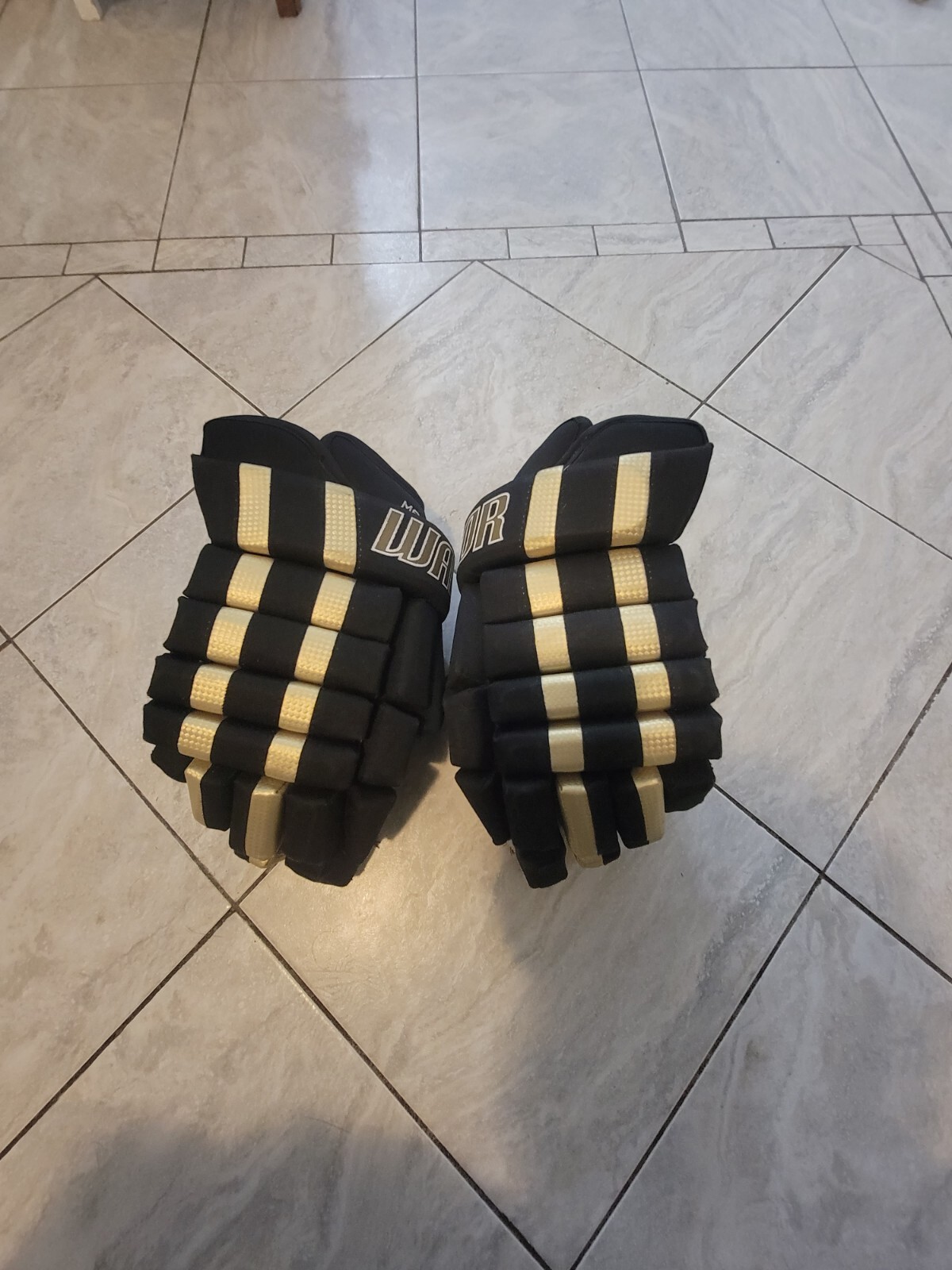 Penguins MIC Warrior Franchise 14" pro stock hockey gloves eBay