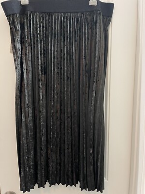 LuLaRoe | Skirts | Lularoe Jill Skirt With Pleats Black With A Bite Pattern 6355a57f678c3a188f09219b