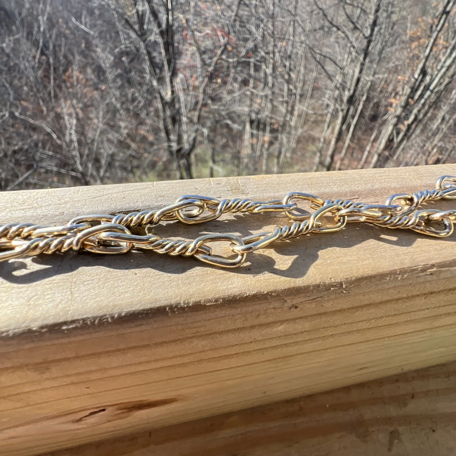 Collier en fil de fer à maillons torsadés ton or CHRISTIAN DIOR, 35 pouces, vintage authentique !