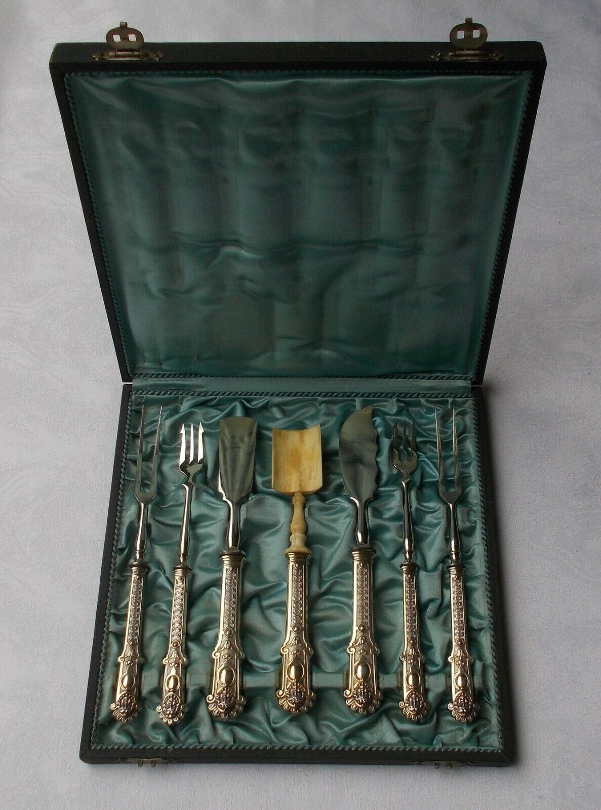 Rare Serving Cutlery Historicism Um 1880 With Mascarons IN 800er Silver