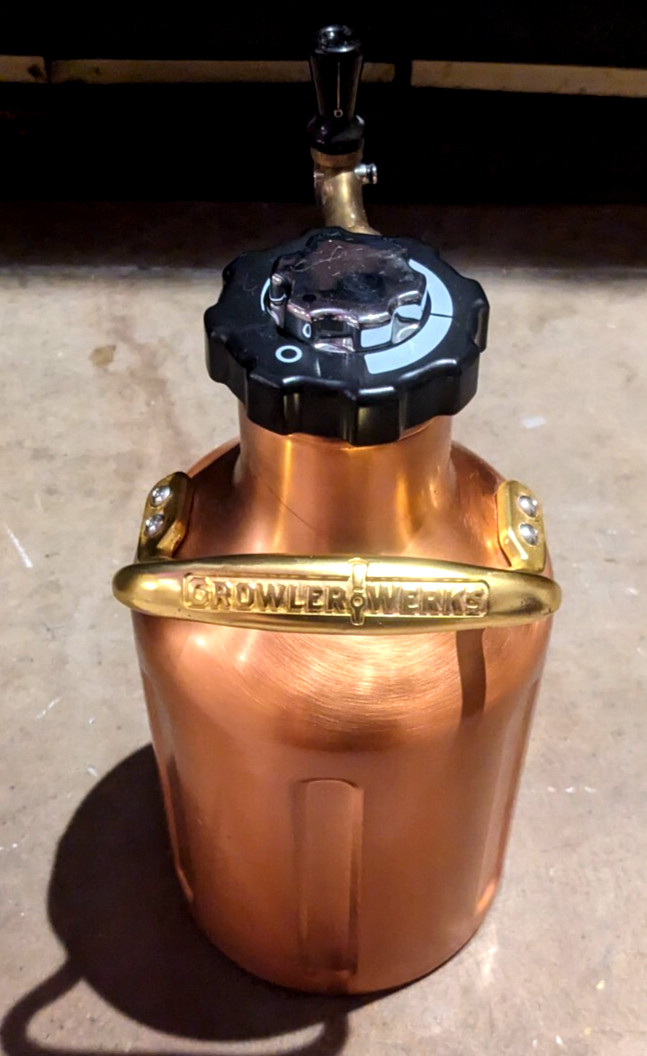 Growler Werks 64 oz Beer Dispenser and Carbonator Home Brew Copper Keg
