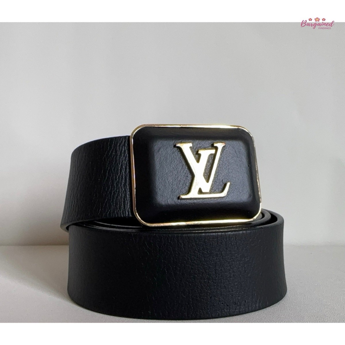 Authentic Louis Vuitton Black Leather Gold LV Logo Square