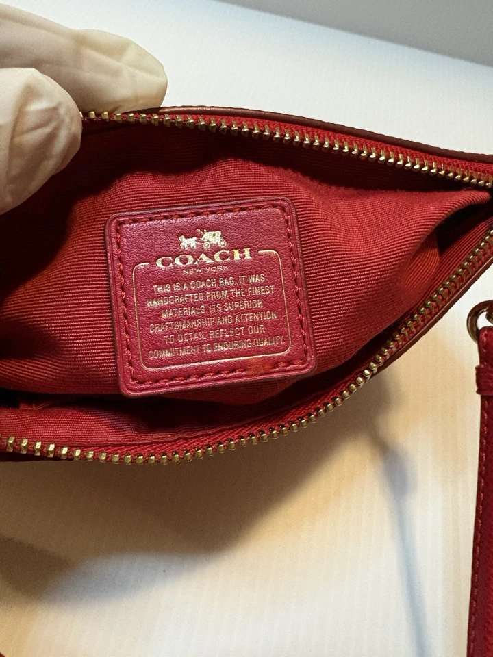  Coach New York 66503 Pequeño Rojo Tachonado Cuero Cadena Correa Muñequera Foto 4 de 4