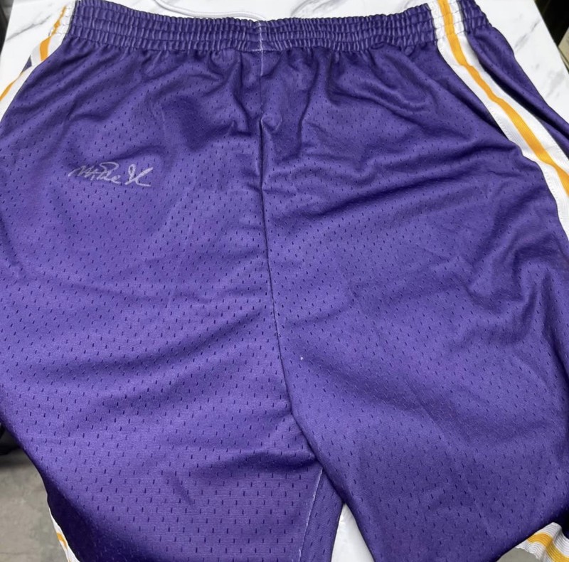 Magic Johnson signed shorts BECKETT 
