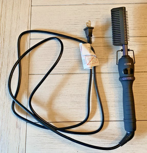 LUVME Electric Hot Comb Model HC0391