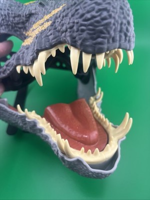 Jurassic World Track 'n Roar Dinosaur Mask with Tracking Gear, Light & Sound