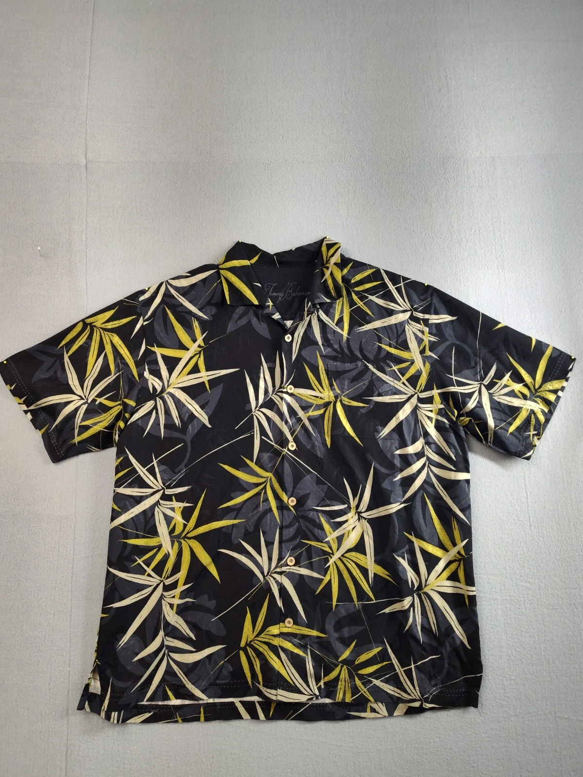 Tommy Bahama Men Shirt XL Multicolor Leaf Print Button Front Collared Casual