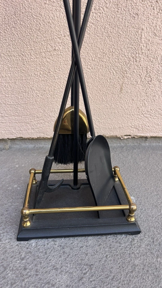 Juego de herramientas de bola de latón negro mate Pilgrim Foto 4 de 4