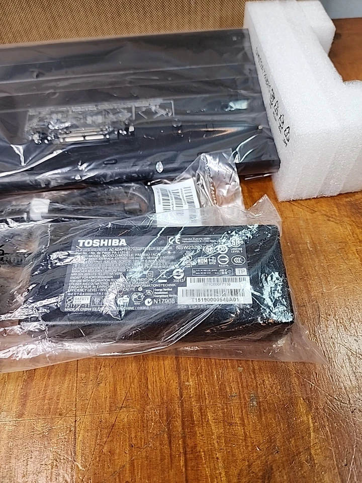 Toshiba Hi-Speed Port Replicator III 120W Model PA5116U-1PRP Open Box New - Image 3 of 4